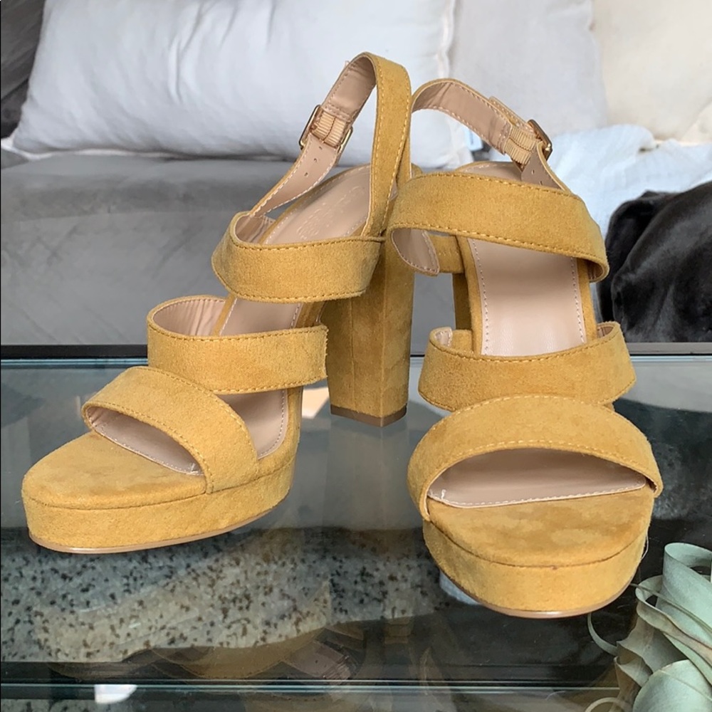 Mustard yellow Heals